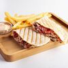 Кесадилья с курицей и карамелизированным луком в Жар Pizza Cafe по цене 539
