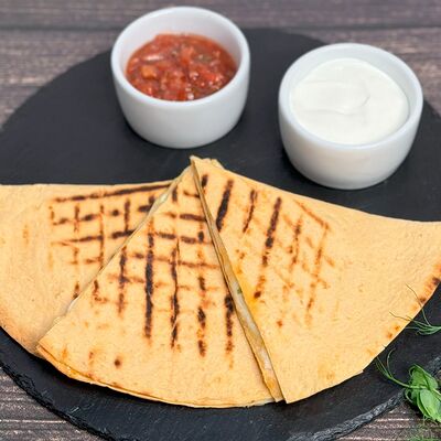 Кесадилья сырная в Сто друзей по цене 550 ₽