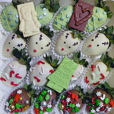 Набор клубники в шоколаде Новый год 2 в Мос клубника в шоколаде по цене 4500 ₽