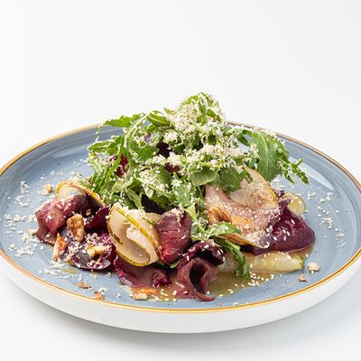 Салат с грушей и вяленой кониной в CrepeCafe по цене 3270 ₸