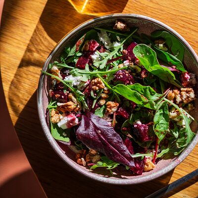 Салат со свеклой и брынзой в Ранняя пташка по цене 540 ₽