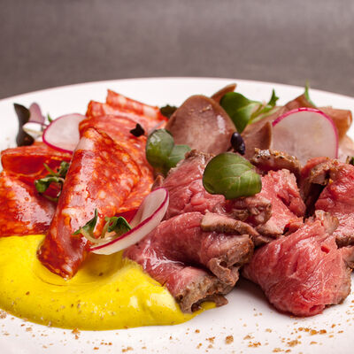 Мясная закуска в Марк Твен по цене 400 ₽