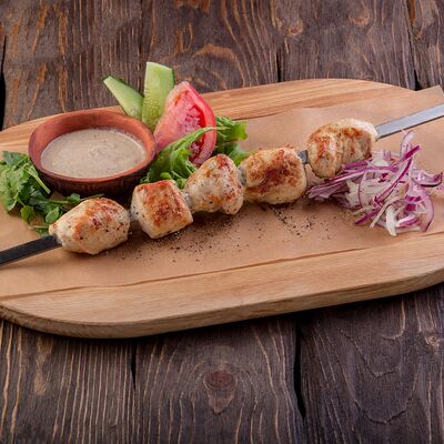 Шашлык из куриного филе в У Ханумы по цене 590 ₽