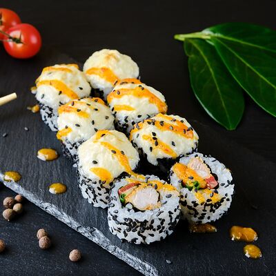 Ролл Запечённый Цезарь в Суши и Роллы по цене 699 ₽
