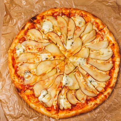 Пицца с грушей и сыром дорблю в Nel tempo по цене 600 ₽