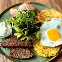 Русский завтрак в Dada Art Bakery