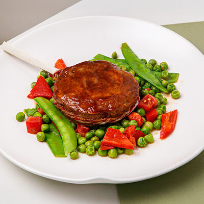 Котлета на косточке из баранины в М2 Органик Клуб Патриаршие по цене 1280 ₽