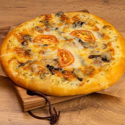 Пицца Курица-Грибы в Пекарня Кулинария Плюшка Ватрушка по цене 250 ₽