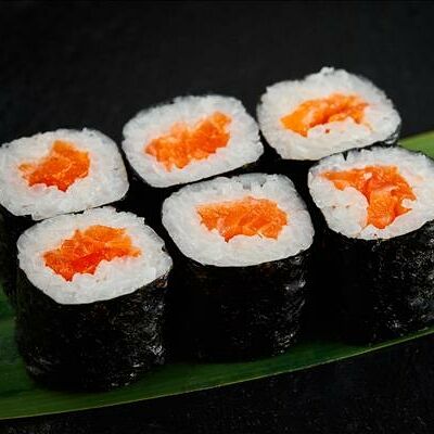 Ролл с лососем в Akatsuki Sushi по цене 260 ₽