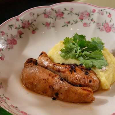 Куриная грудка с картофельным пюрев Стекляшка по цене 890 ₽