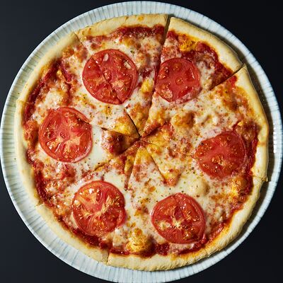 Пицца Маргарита в Дача по цене 590 ₽