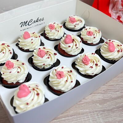 Набор 12 капкейков с шоколадом в MCakes - торты и десерты по цене 4990 ₽