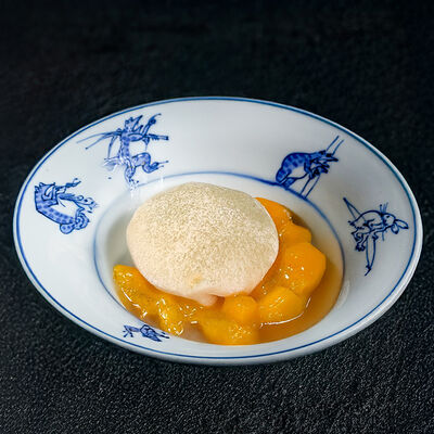 Моти с белым шоколадом и манго в Self Edge Japanese по цене 560 ₽