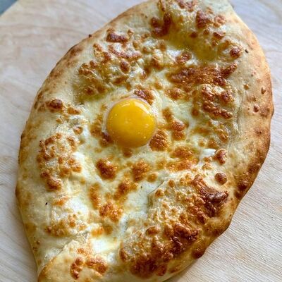 Хачапури с сыром в Бистро 24 на Шамиля по цене 264 ₽