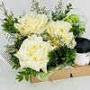 Французские розы с макарунсами и кофев Дарите красиво по цене 5299