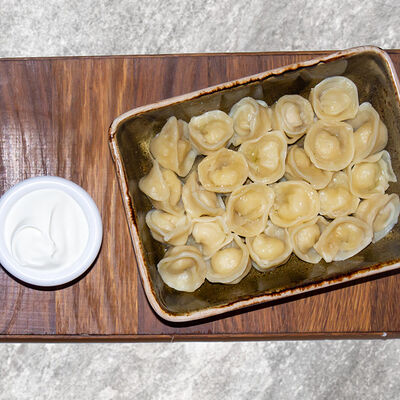 Мини пельмени (куриные) со сметаной в Встреча по цене 546 ₽