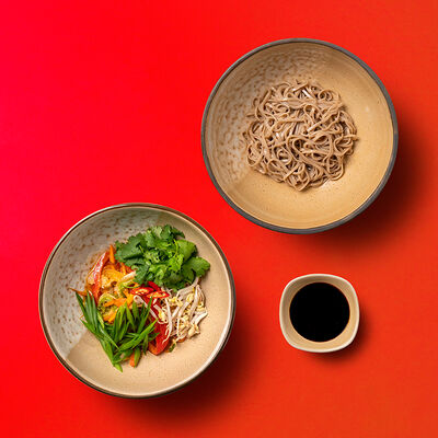 Вок с курицей, гречневой соба и устричным соусом в VASILCHUKI Chaihona №1 по цене 410