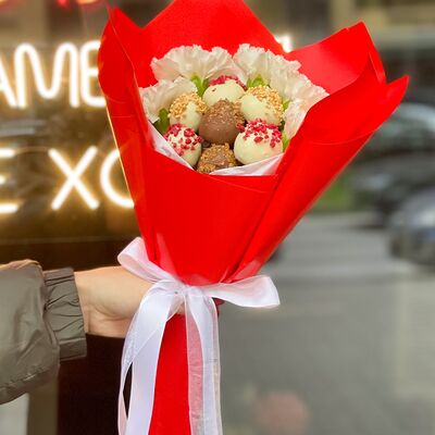 Букет с клубникой в шоколаде Бри в Клубника по цене 3290 ₽