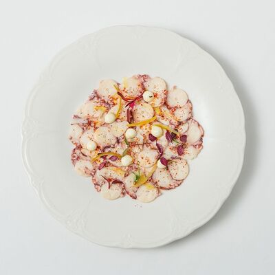 Карпаччо из осьминога в Romeo's restaurant по цене 1550 ₽