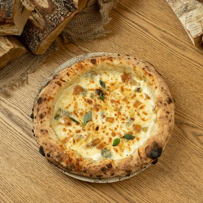 Пицца Груша и горгонзола в Печь по цене 590 ₽