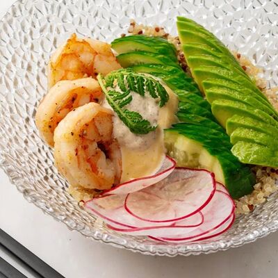 Поке с киноа и креветками в Море на Патриках по цене 990