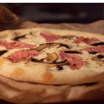 Ветчина грибы в Il Solo Pizza по цене 320 ₽