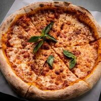 Пицца Маргаритав Oreganos