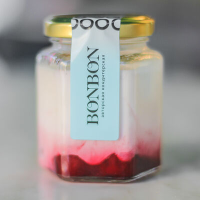 Йогурт с клубникой в Bon Bon по цене 169 ₽