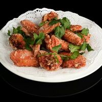 402 Хрустящие куриные крылышки в Момо
