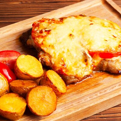 Свинина по-французски в Grenka на Труда по цене 590 ₽