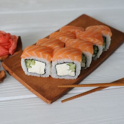 Ролл Филадельфия с огурцом в Вилки-Палки по цене 489 ₽