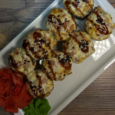 Запеченный ролл с угрем в Камчатка по цене 649 ₽