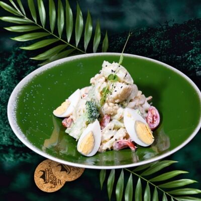 Салат из цветной капусты и брокколи под майонезом в LAOBAN по цене 850 ₽