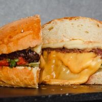 Чеддер Халу в XFood