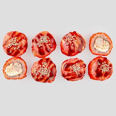 Запеченный ролл с креветками и крабом в Mad по цене 520 ₽