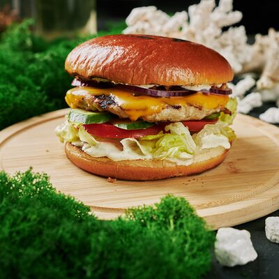 Бургер с куриной котлетойв Причал by АкваЛэнд по цене 700 ₽