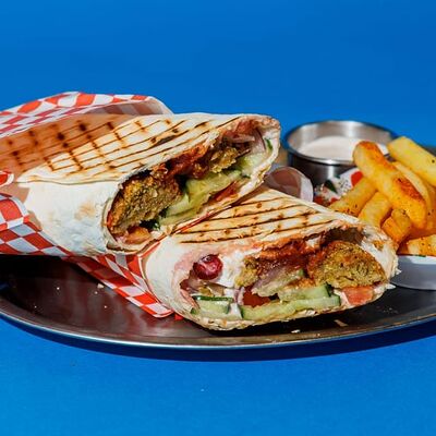 Берлинский кебаб в лаваше с фалафелем в Ист по цене 743 ₽