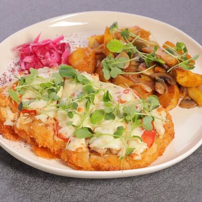 Курица по-французски с гарниромв Mir love по цене 893 ₽