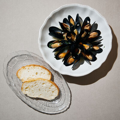 Мидии с пряным соусом из белого вина в Фабрика по цене 650 ₽