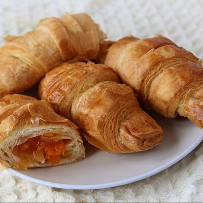Круассан с фруктовой начинкой в Хлебница по цене 65 ₽