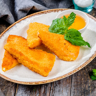 Сыр Сулугуни жареный в Роял Палас по цене 330 ₽