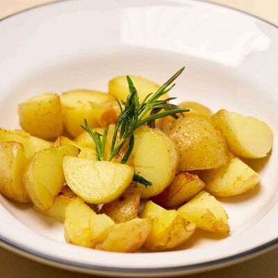 Мини-картофель с розмарином в Блан де блан по цене 330 ₽