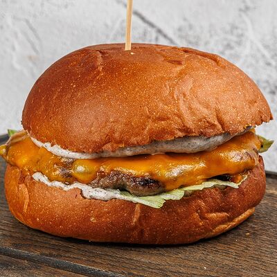 Бургер трюфельный в Мясоед по цене 690 ₽