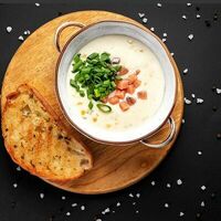 Суп Чаудер с семгой в Mesto Sushi & Grill