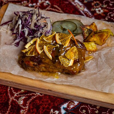 Свиные ребра с цитрусовой глазурью и апельсиновой крошкой в Ребра по цене 1080 ₽