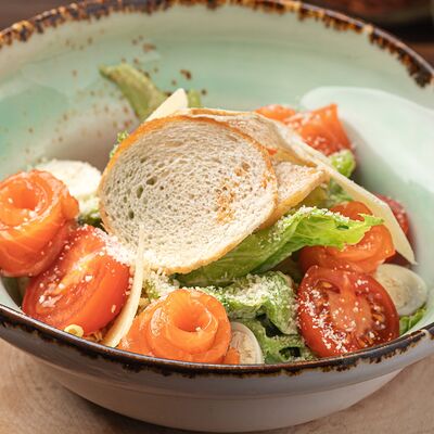 Цезарь с форелью в Седло по цене 735 ₽