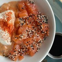 Поке Филадельфия в Camon Cafe