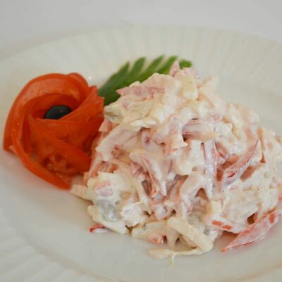 Салат Гурмания в Кабанчик по цене 510 ₽