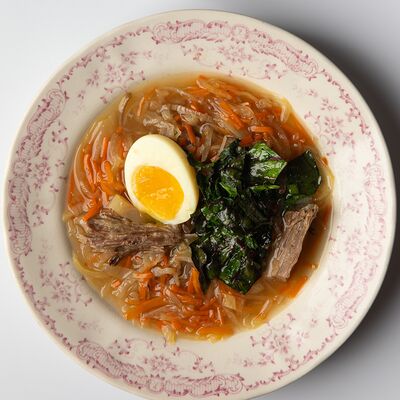 Щи суточные, жареная зелень в Niki по цене 950 ₽