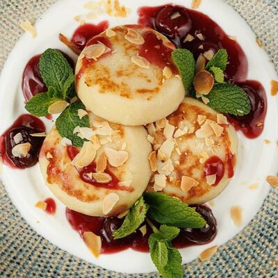 Сырники с рикоттойв Neft по цене 14 р.